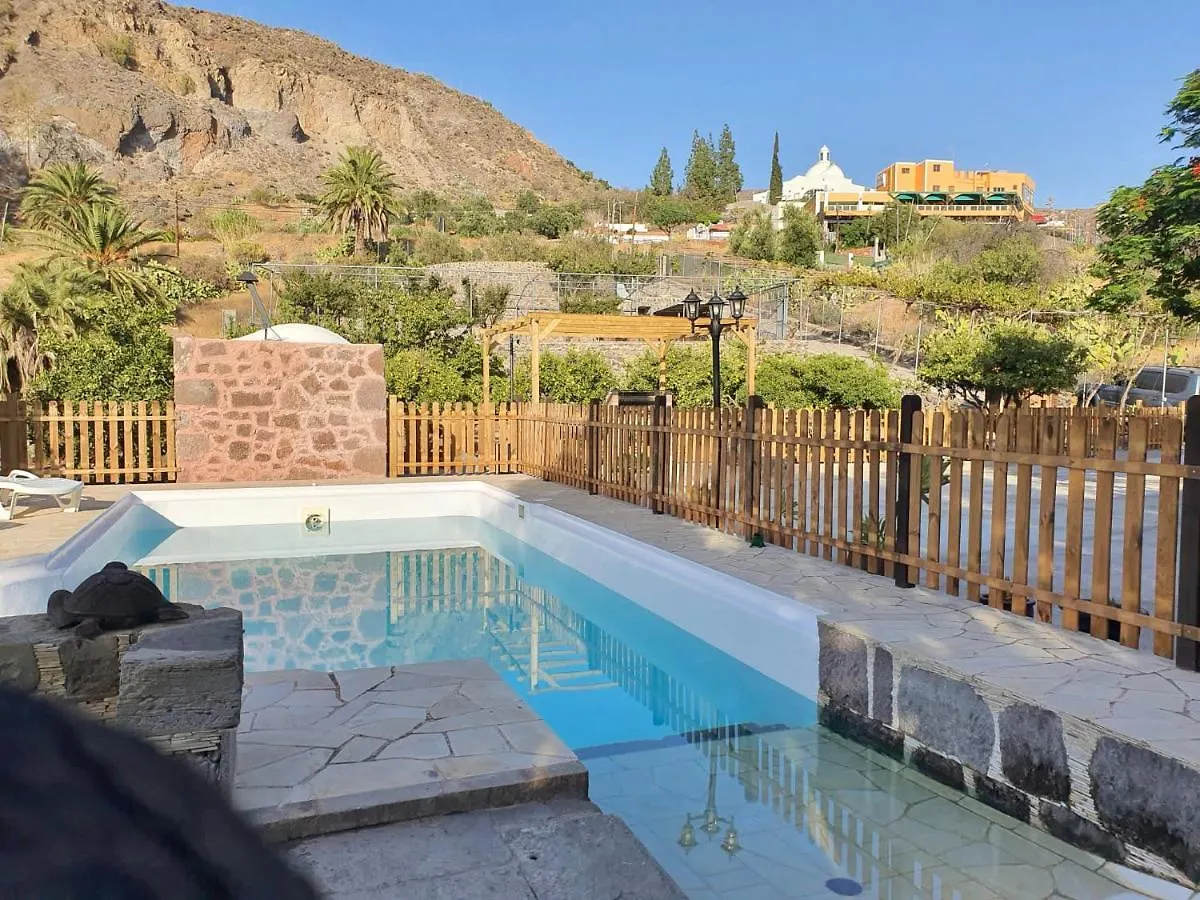 Chalet casa rural LA LIMERA con piscina privada Santa Lucía