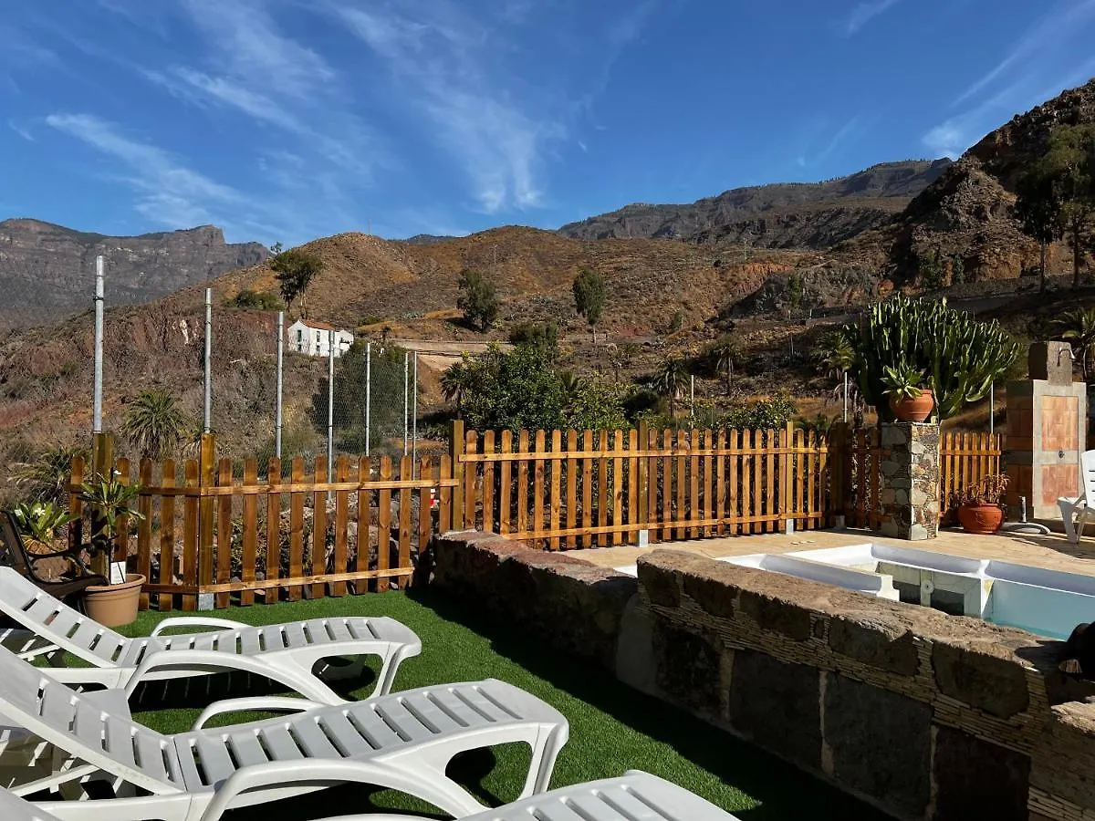 Chalet casa rural LA LIMERA con piscina privada Santa Lucía