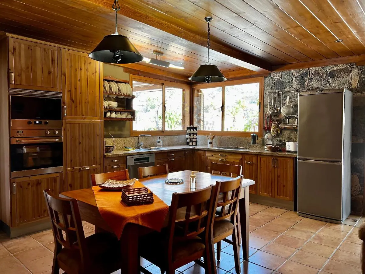 casa rural LA LIMERA con piscina privada Santa Lucía